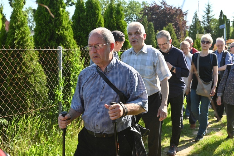 Kolejarze z całej Polski ruszyli na Chełmiec