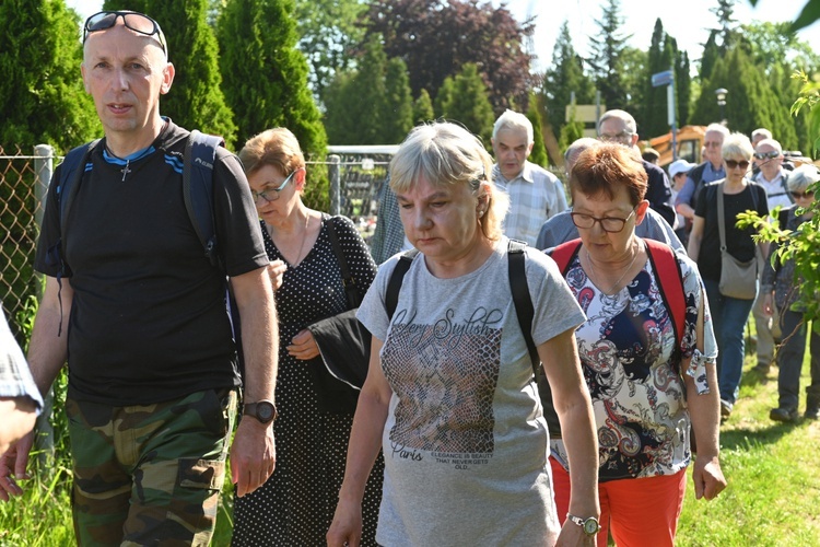 Kolejarze z całej Polski ruszyli na Chełmiec