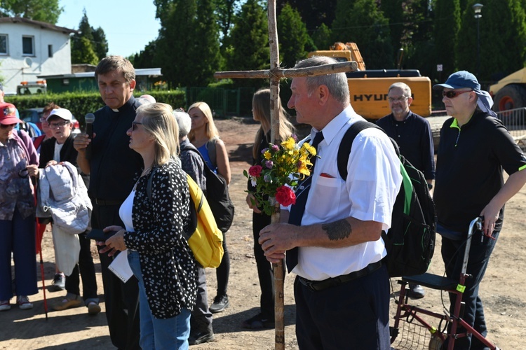 Kolejarze z całej Polski ruszyli na Chełmiec