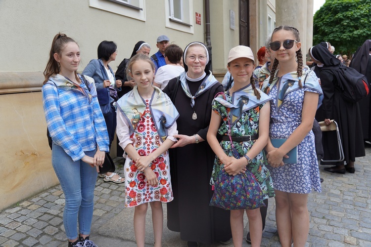 Beatyfikacja elżbietańskich męczenniczek. Spotkanie ludzi z różnych stron Polski i świata