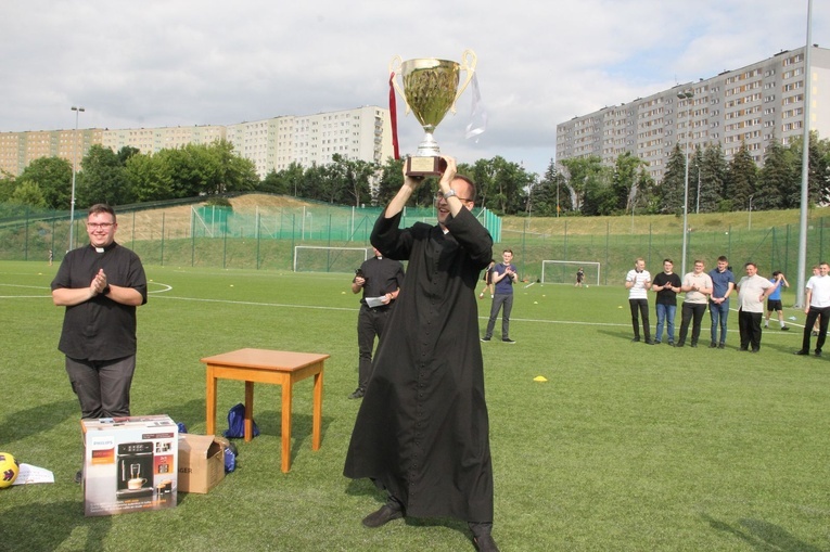 Tarnów. Mistrzostwa Polski WSD w piłce nożnej - dekoracja zwycięzców