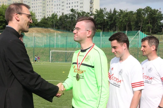 Tarnów. Mistrzostwa Polski WSD w piłce nożnej - dekoracja zwycięzców