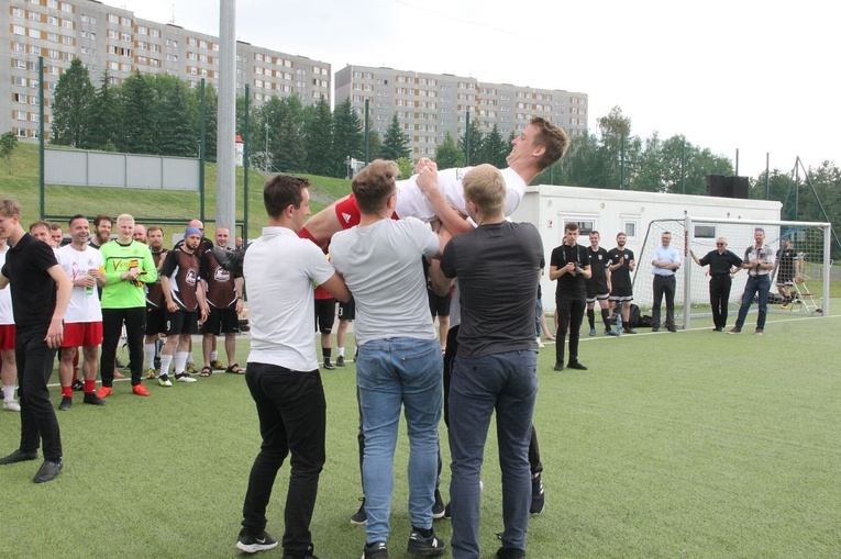 Tarnów. Mistrzostwa Polski WSD w piłce nożnej - dekoracja zwycięzców
