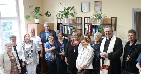 Barczewo. Otwarcie i poświęcenie biblioteki parafialnej 