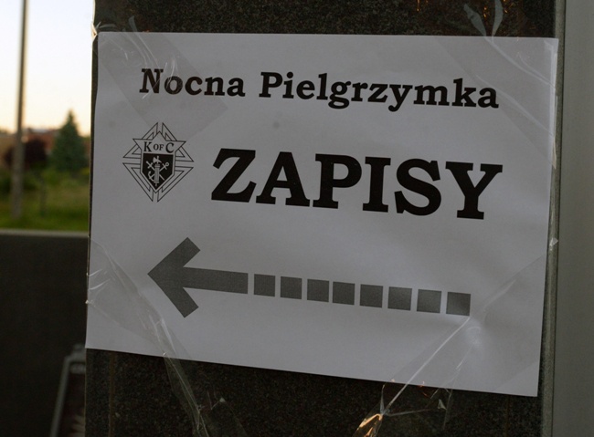 Nocna pielgrzymka mężczyzn z Radomia do Błotnicy