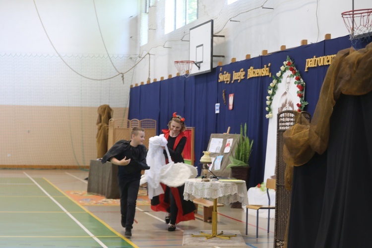 Inauguracja Roku Jubileuszowego w Zespole Szkół im. św. Józefa Bilczewskiego w Wilamowicach