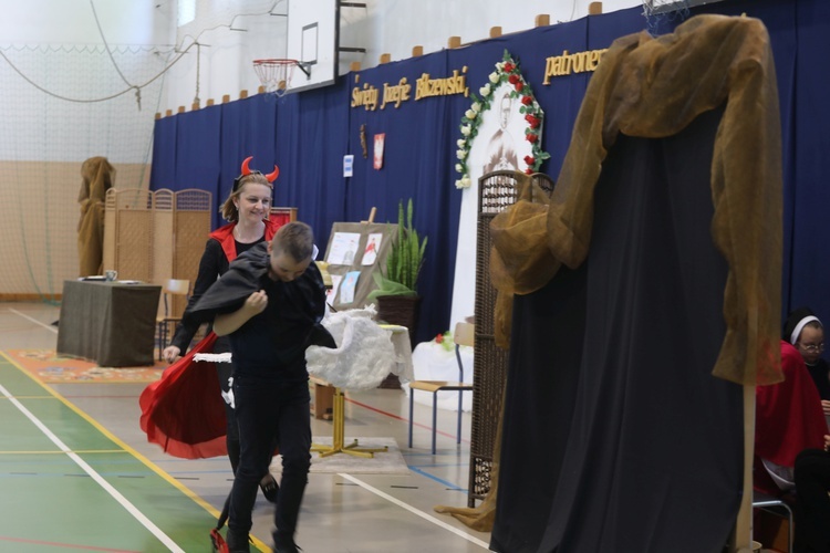 Inauguracja Roku Jubileuszowego w Zespole Szkół im. św. Józefa Bilczewskiego w Wilamowicach