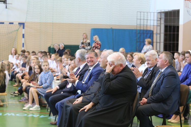 Inauguracja Roku Jubileuszowego w Zespole Szkół im. św. Józefa Bilczewskiego w Wilamowicach