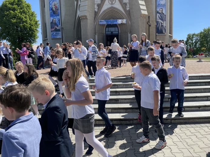 Inauguracja Roku Jubileuszowego w Zespole Szkół im. św. Józefa Bilczewskiego w Wilamowicach