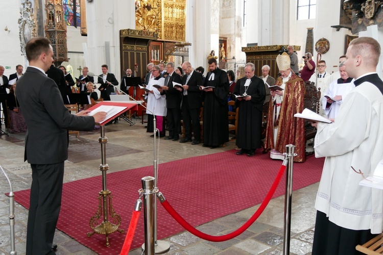 Liturgiczne powitanie ołtarza "Pietas Domini"