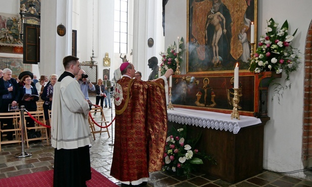 Ołatrz powrócił do świątyni po 78 latach.