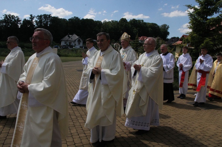 Gnojnik. Dedykacja kościoła na wyłączną własność Bogu