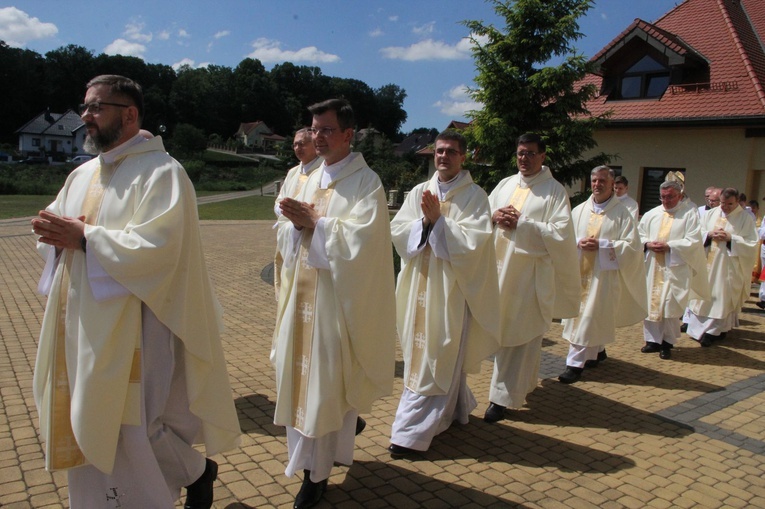 Gnojnik. Dedykacja kościoła na wyłączną własność Bogu