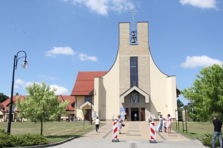 Gnojnik. Dedykacja kościoła na wyłączną własność Bogu