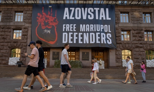 Ukraina: Do Kijowa dostarczono ciała 220 obrońców Mariupola
