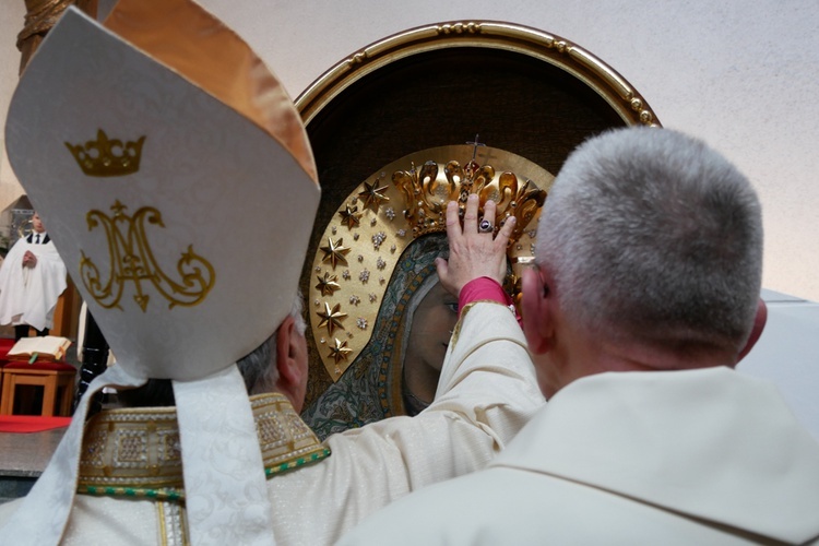 Koronacja wizerunku Matki Bożej Pocieszenia w Gdyni