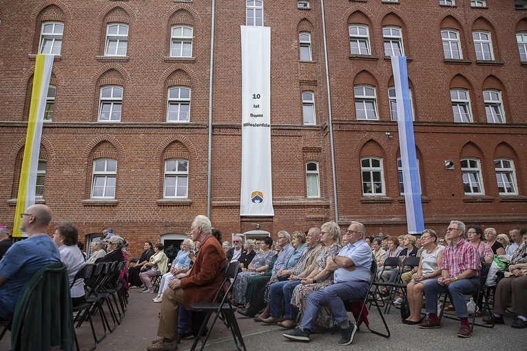 Świętowanie w Domu Miłosierdzia, cz. 1