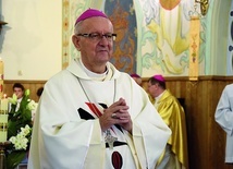 Biskup Jan Ozga.