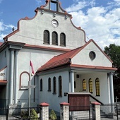 Parafialna świątynia przed pierwszym jubileuszem.