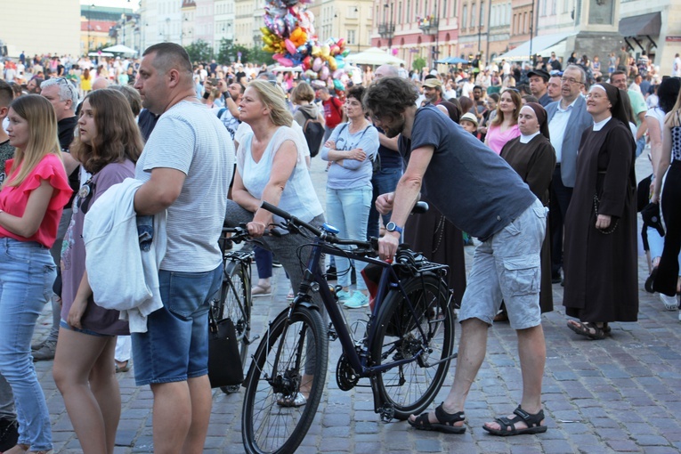 "To, co możemy dać miastu i światu, to wolność i życie w Bogu” [GALERIA]