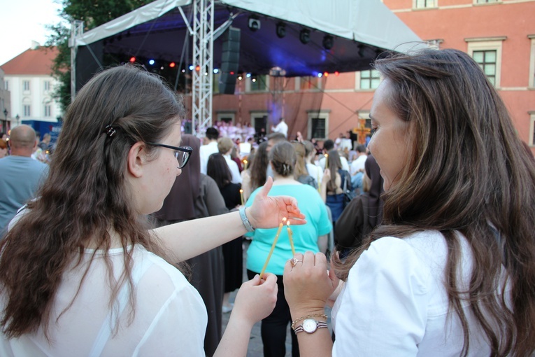 "To, co możemy dać miastu i światu, to wolność i życie w Bogu” [GALERIA]