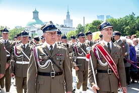 Wojskowi artyści biorą udział także w uroczystościach kościelnych, m.in. podczas procesji Bożego Ciała. 