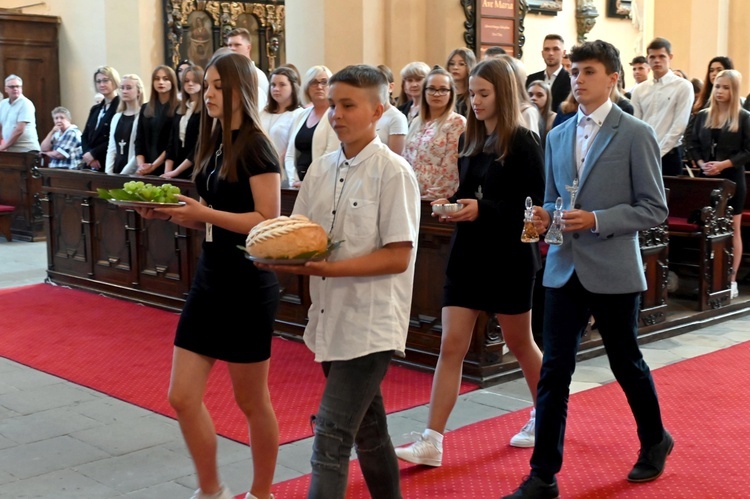 Bierzmowanie i kolacja dla młodzieży