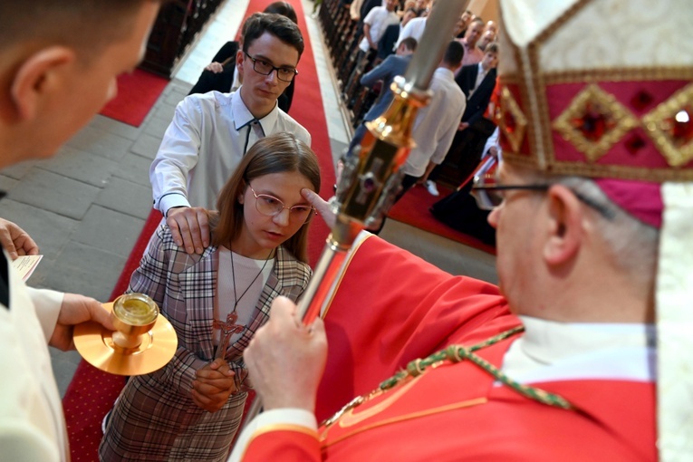 Bierzmowanie i kolacja dla młodzieży