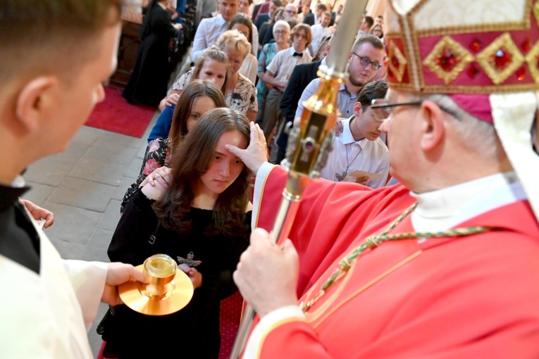 Bierzmowanie i kolacja dla młodzieży