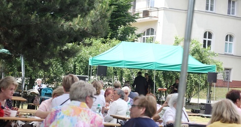 Rodzinnie z Towarzystem