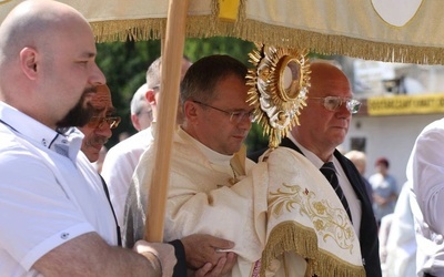 Procesje eucharystyczne i koncerty uwielbienia w Boże Ciało