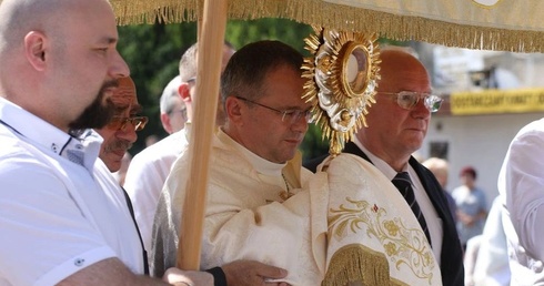 Procesje eucharystyczne i koncerty uwielbienia w Boże Ciało