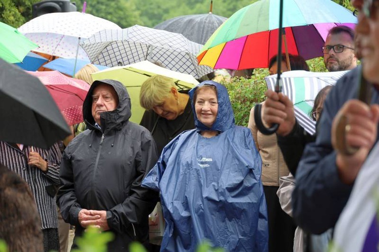 Pogrzeb ks. Ludwika Sosnowskiego, wieloletniego proboszcza świdnickiej parafii