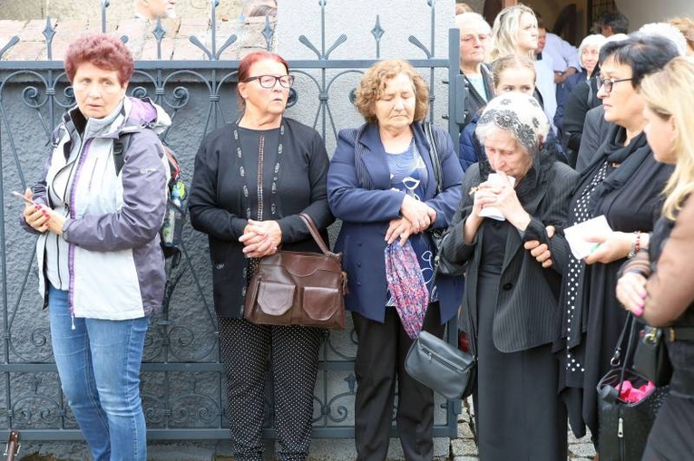 Pogrzeb ks. Ludwika Sosnowskiego, wieloletniego proboszcza świdnickiej parafii