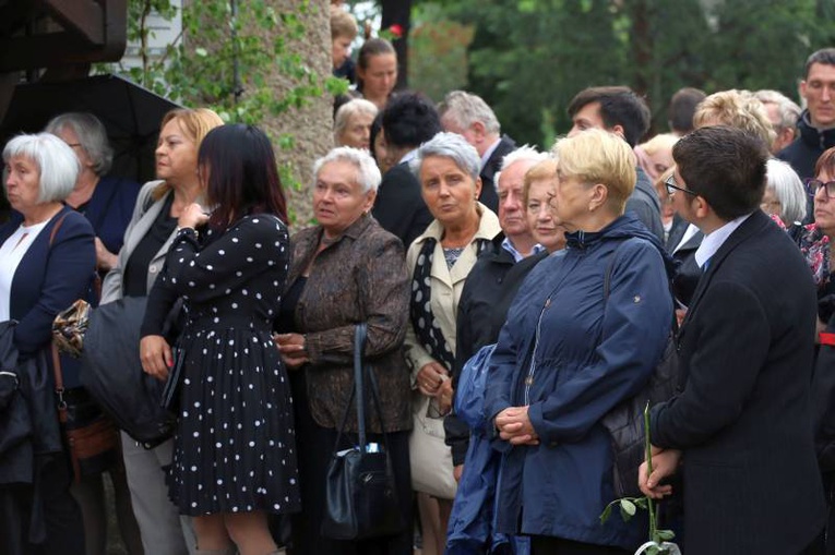 Pogrzeb ks. Ludwika Sosnowskiego, wieloletniego proboszcza świdnickiej parafii
