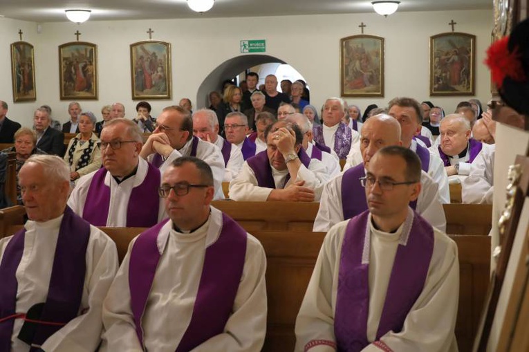 Pogrzeb ks. Ludwika Sosnowskiego, wieloletniego proboszcza świdnickiej parafii