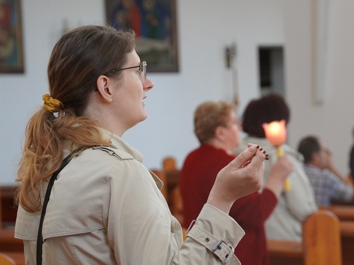 Nabożeństwo fatimskie w parafii pw. św. Stanisława Kostki we Wrocławiu