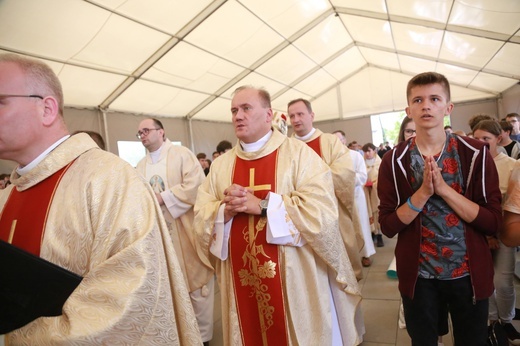 Zabawa. Pielgrzymka bierzmowanych