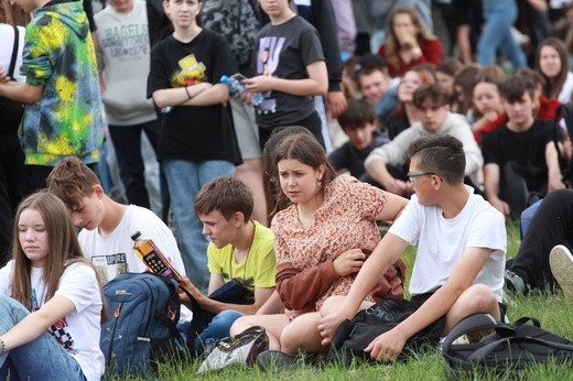 Zabawa. Pielgrzymka bierzmowanych