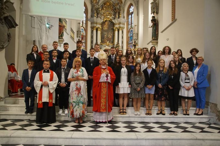 Ząbkowice Śl. Bierzmowanie u św. Anny
