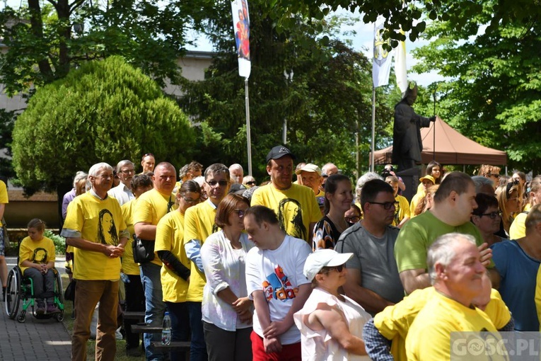 Pielgrzymka chorych, niepełnosprawnych i służby zdrowia do Rokitna