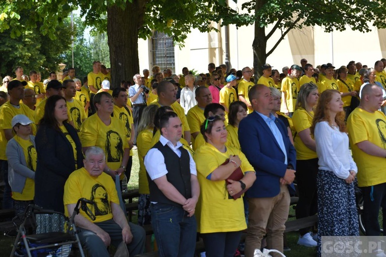 Pielgrzymka chorych, niepełnosprawnych i służby zdrowia do Rokitna