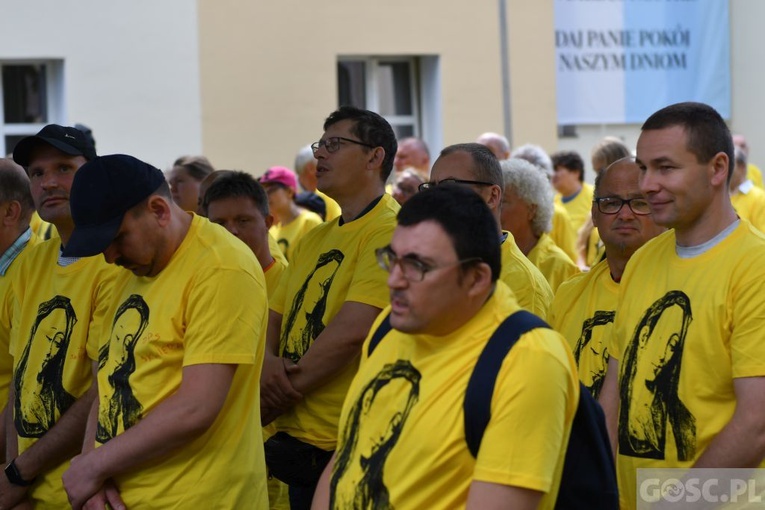 Pielgrzymka chorych, niepełnosprawnych i służby zdrowia do Rokitna