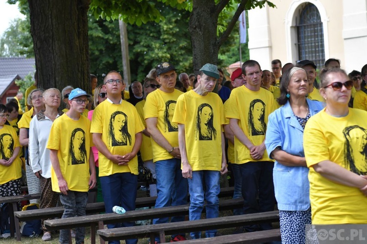 Pielgrzymka chorych, niepełnosprawnych i służby zdrowia do Rokitna