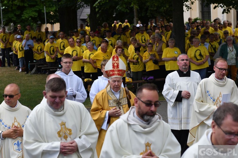 Pielgrzymka chorych, niepełnosprawnych i służby zdrowia do Rokitna