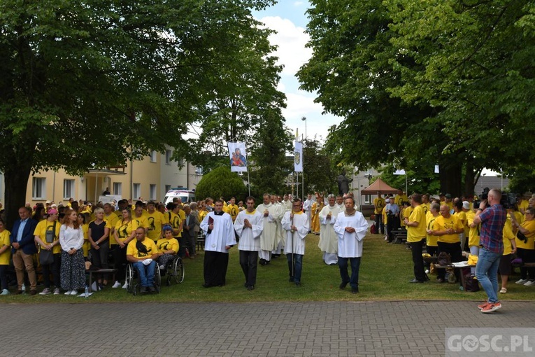 Pielgrzymka chorych, niepełnosprawnych i służby zdrowia do Rokitna