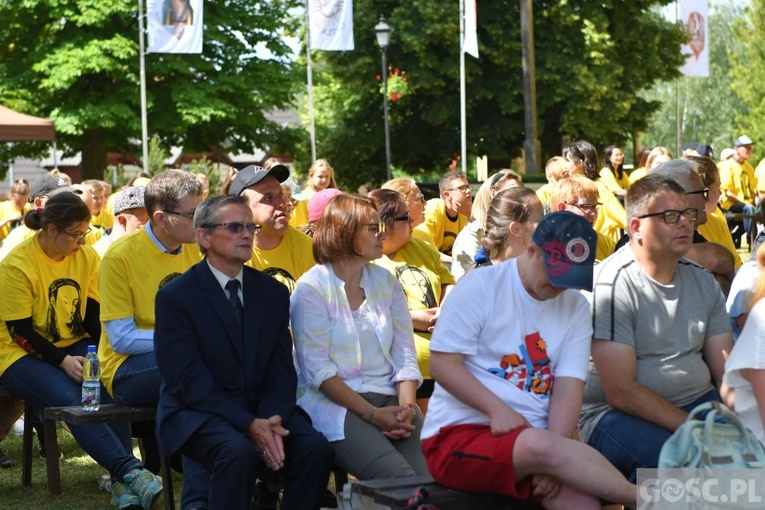 Pielgrzymka chorych, niepełnosprawnych i służby zdrowia do Rokitna