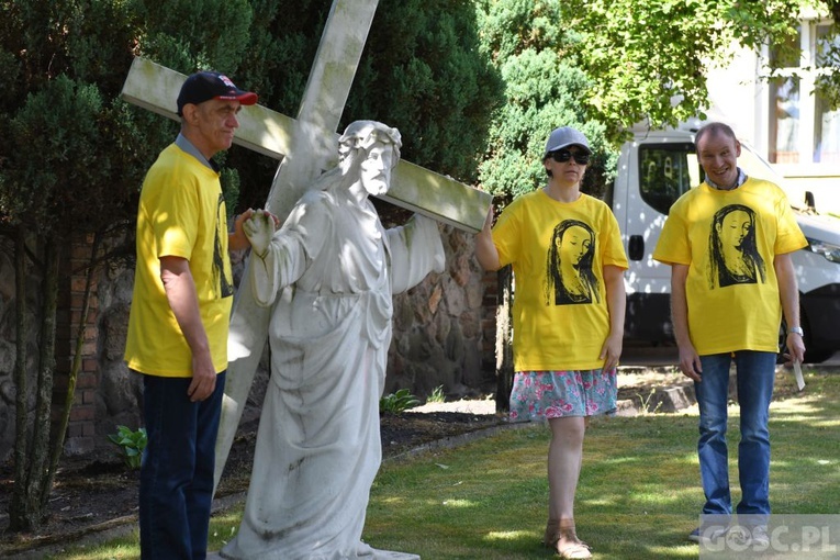 Pielgrzymka chorych, niepełnosprawnych i służby zdrowia do Rokitna