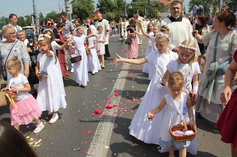 Centralna procesja Bożego Ciała [ZDJĘCIA]