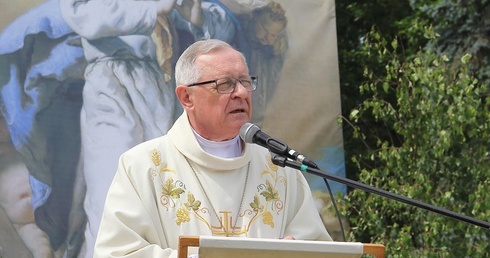 Bp Dajczak: Potrzebujemy czuć głód Boga